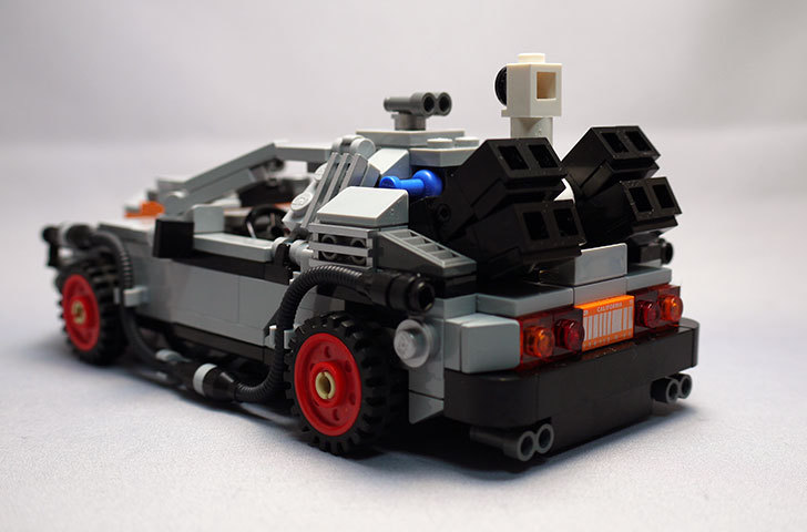 最初の LEGO バックトゥザフューチャーデロリアン・タイムマシンセット