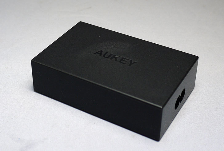 Aukey-PA-T15-USB-ACアダプター-55.5W-5ポートを買った4.jpg