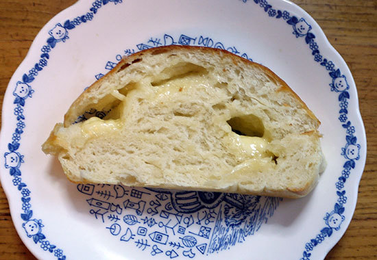 ゴーダチーズでチーズパンを作ってみた1.jpg