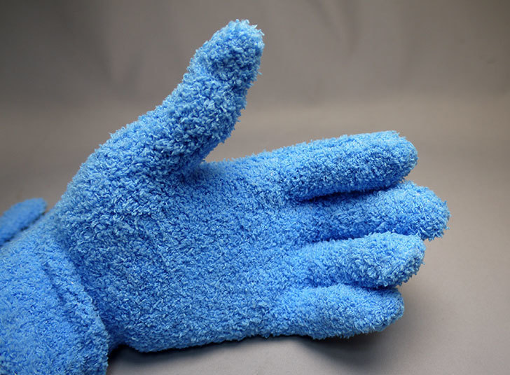 セリアでマクロファイバー-お掃除手袋を買って来た1.jpg
