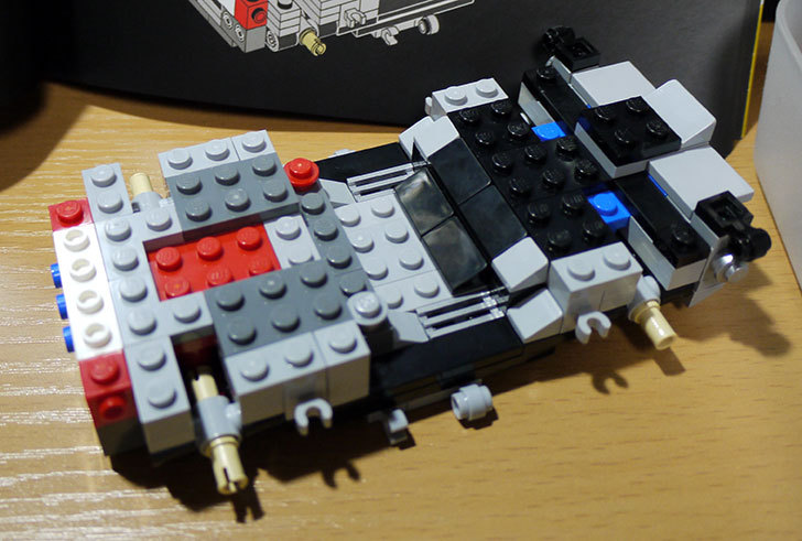 LEGO-21103-デロリアン・タイムマシンを作った17.jpg
