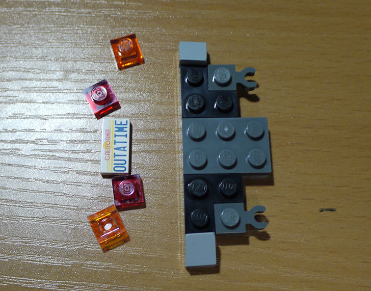 LEGO-21103-デロリアン・タイムマシンを作った42.jpg