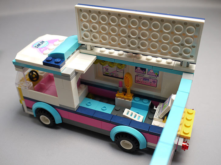 LEGO-41056-ハートレイクテレビクルーを作った24.jpg