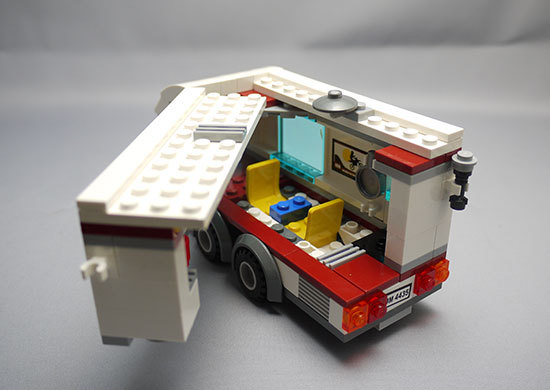 LEGO-4435-タウン-キャンピングワゴンを作った25.jpg