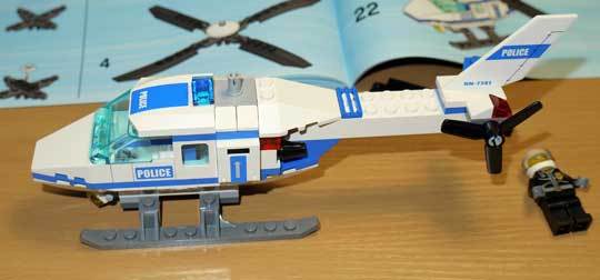 LEGO 7741 警察ヘリコプター作成7.jpg