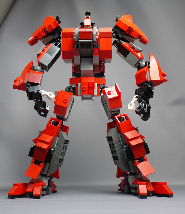 LEGOで赤いロボットを作った1-26.jpg