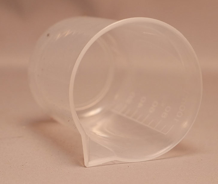 SODIAL(R)5個-100-ml-透明なプラスチック製の実験室測定計量カップ-を買った4.jpg