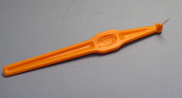 TePe-テペ-アングル-歯間ブラシ　6本入-Size1-オレンジ（0.45ｍｍ）を買って来た4.jpg