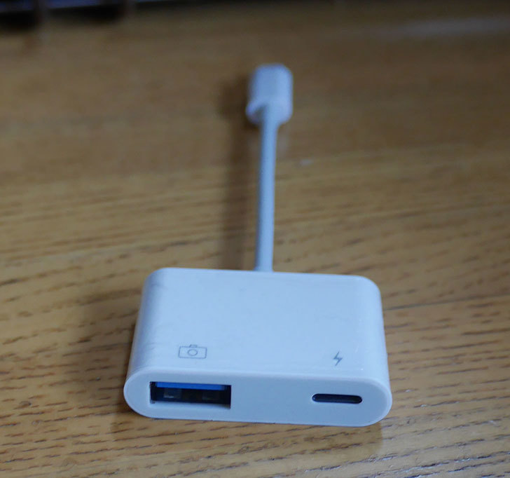 USB カメラ アダプタ OTGケーブル iPhone_iPad専用を買った006.jpg